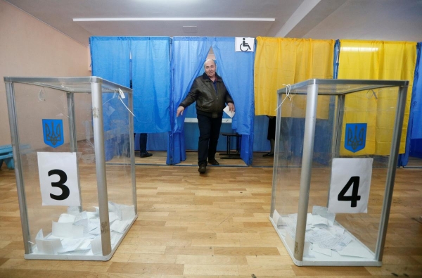 Сколько украинцев поддерживают президента Зеленского - опубликован свежий рейтинг
Сколько украинцев поддерживают президента Зеленского - опубликован свежий рейтинг
