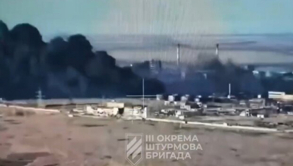 Фосфорные бомбы, авиационные обстрелы и постоянный смог: бойцы Третьей штурмовой показали, в какой ад превратилась Авдеевка Фосфорные бомбы, авиационные обстрелы и постоянный смог: бойцы Третьей штурмовой показали, в какой ад превратилась Авдеевка