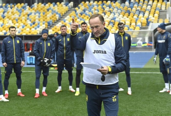 Экс-тренер сборной Украины вызвал игроков из чемпионата РФ: будет работать с ними ради Евро-2024 Экс-тренер сборной Украины вызвал игроков из чемпионата РФ: будет работать с ними ради Евро-2024