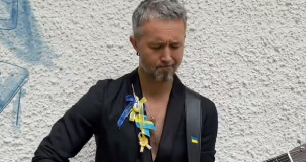 Сергей Бабкин "подружил" Тараса Шевченко с Бобом Марли, такого исполнения мир еще не слышал: "Заиграла новыми красками" Сергей Бабкин "подружил" Тараса Шевченко с Бобом Марли, такого исполнения мир еще не слышал: "Заиграла новыми красками"