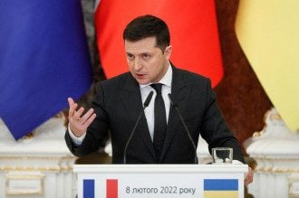 Зеленский призвал власти разных уровней помочь в формировании сил территориальной обороны
Зеленский призвал власти разных уровней помочь в формировании сил территориальной обороны