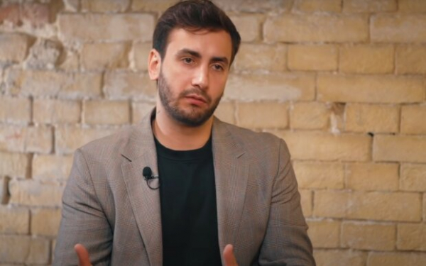 Звезда "Холостячки" Роман Свечкоренко вспомнил о своем фиаско со Златой Огневич: "Сладкая кара" Звезда "Холостячки" Роман Свечкоренко вспомнил о своем фиаско со Златой Огневич: "Сладкая кара"