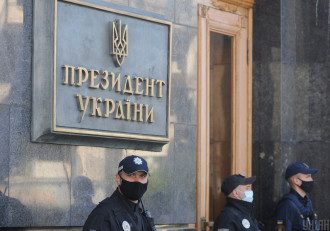 У Зеленского отреагировали на резкие высказывания Козака по Донбассу
У Зеленского отреагировали на резкие высказывания Козака по Донбассу