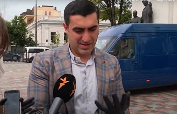 Депутат Мамоян насмешил декларацией, миллионное состояние, деньги от папы и копеечные авто Депутат Мамоян насмешил декларацией, миллионное состояние, деньги от папы и копеечные авто