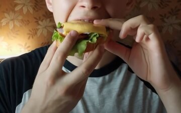 Простата станет как арбуз: мужчинам нужно срочно отказаться от этих продуктов Простата станет как арбуз: мужчинам нужно срочно отказаться от этих продуктов
