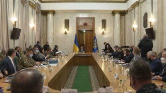 Санкции, тероборона и блокада морей: итоги заседания СНБО в Харькове
Санкции, тероборона и блокада морей: итоги заседания СНБО в Харькове