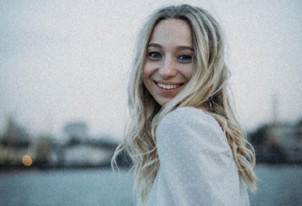 Молодая жена Виктора Павлика заставила волноваться про себя: "Доказать что-то вы вряд сможете…" Молодая жена Виктора Павлика заставила волноваться про себя: "Доказать что-то вы вряд сможете…"