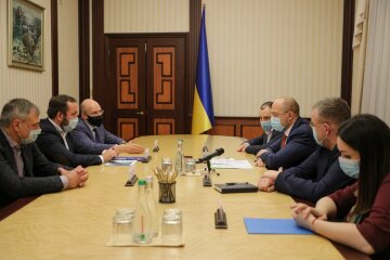 Минэкономики готовит новые правила бронирования работников: что изменится к ноябрю Минэкономики готовит новые правила бронирования работников: что изменится к ноябрю