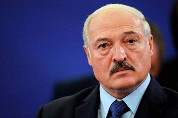 Лукашенко исчез на фоне вспышки COVID-19 в Беларуси
Лукашенко исчез на фоне вспышки COVID-19 в Беларуси