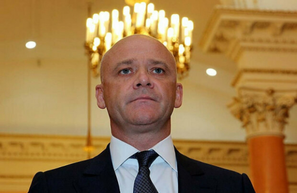 Миллионы гривен в подарок и долги перед мамой: как при скромной зарплате мэр Одессы Геннадий Труханов умудряется обогощаться Миллионы гривен в подарок и долги перед мамой: как при скромной зарплате мэр Одессы Геннадий Труханов умудряется обогощаться