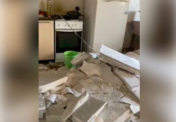 Мужчина поставил электросамокат на зарядку, а он взорвался и разнес пол квартиры: думали, война Мужчина поставил электросамокат на зарядку, а он взорвался и разнес пол квартиры: думали, война