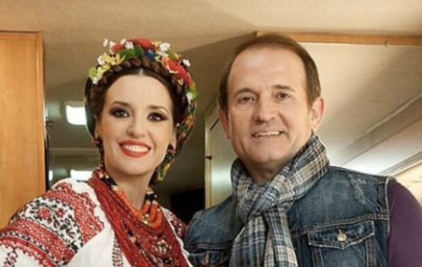 И тихая гавань, и сильные космические войска — Оксана Марченко сказала, что для них с Виктором Медведчуком значит семья И тихая гавань, и сильные космические войска — Оксана Марченко сказала, что для них с Виктором Медведчуком значит семья