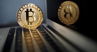 В Украине можно будет расплатиться биткоином: Верховная Рада легализовала криптовалюту
В Украине можно будет расплатиться биткоином: Верховная Рада легализовала криптовалюту