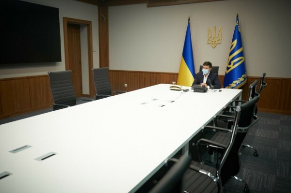 Украинцы "наехали" на Зеленского и требуют отменить ношение масок во время пандемии – "Они вредят" Украинцы "наехали" на Зеленского и требуют отменить ношение масок во время пандемии – "Они вредят"