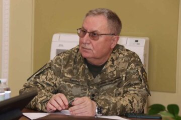 Генерал Павел Ткачук, укравший миллионы из бюджета, продолжает участвовать в антикоррупционных заседаниях Генерал Павел Ткачук, укравший миллионы из бюджета, продолжает участвовать в антикоррупционных заседаниях