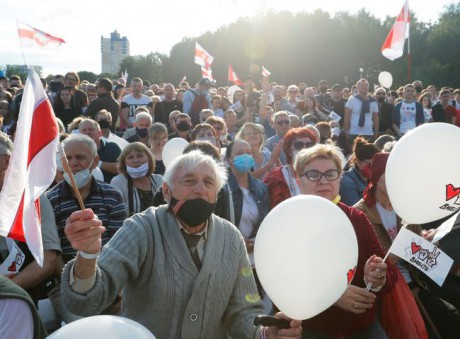 На митинг оппонентки Лукашенко в Беларуси пришли около 25 тысяч человек