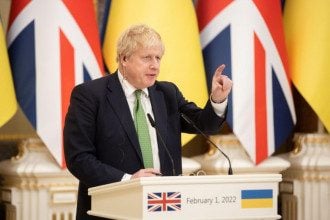 Великобритания ударила по оккупанту санкциями: пострадают как бизнес, так и россияне
Великобритания ударила по оккупанту санкциями: пострадают как бизнес, так и россияне