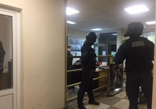 Перестрелка в Броварах: суд вынес решение по 11 подозреваемым
Перестрелка в Броварах: суд вынес решение по 11 подозреваемым