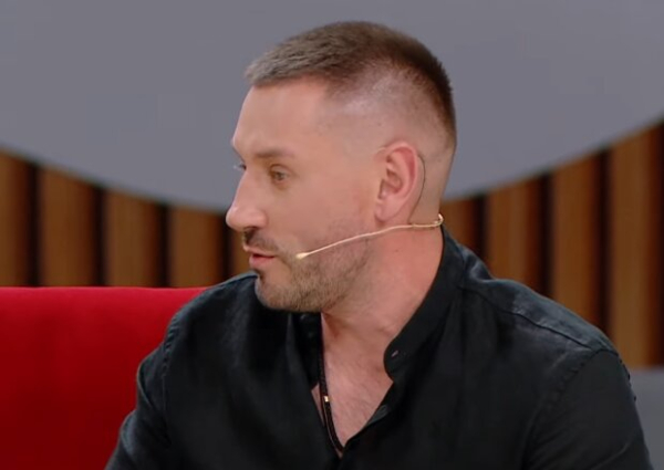 Олег Винник появился в студии у Суханова и набросился на своего двойника: "Не нужно занимать чью-то нишу" Олег Винник появился в студии у Суханова и набросился на своего двойника: "Не нужно занимать чью-то нишу"