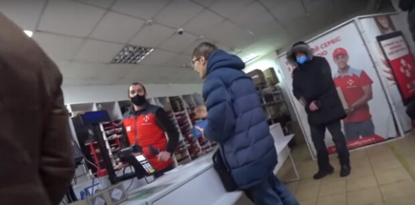 Мошенники обворовывают украинцев через "Новую почту": получают пустые посылки