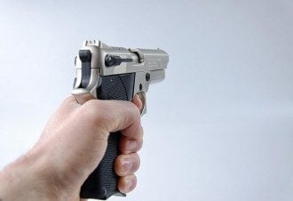 Рада разрешила выдавать огнестрельное оружие гражданским
Рада разрешила выдавать огнестрельное оружие гражданским