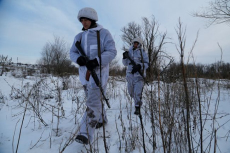 В зоне ООС сегодня 53 вражеских обстрела, ранен украинский военный В зоне ООС сегодня 53 вражеских обстрела, ранен украинский военный