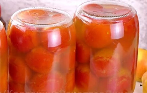 Помидоры с яблочным соком замаринуются вкуснее, идеальный рецепт на зиму