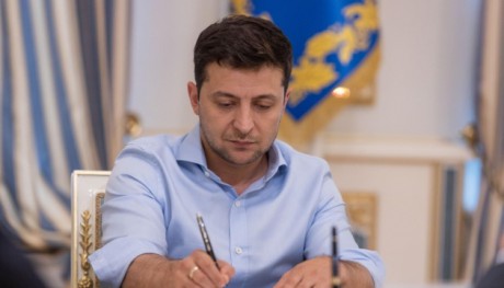 Президент уволил посла Украины в Италии Президент уволил посла Украины в Италии