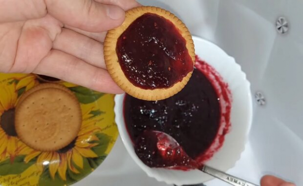 Самое вкусное и полезное варенье из шелковицы: рецепт на 3 ингредиента