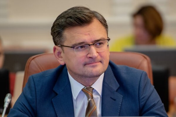 Украина готова обсуждать особый статус Донбасса: Кулеба назвал условия
Украина готова обсуждать особый статус Донбасса: Кулеба назвал условия