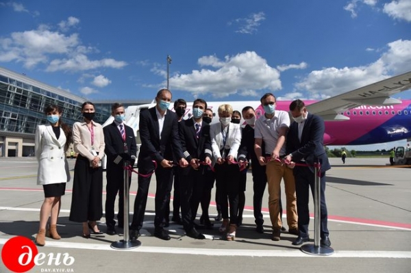 Wizz Air открыл свою базу во львовском аэропорту и шесть новых направлений Wizz Air открыл свою базу во львовском аэропорту и шесть новых направлений