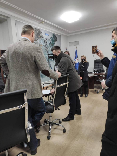 Оставил СНБО без земли: первому замглавы Киева вручили подозрение
Оставил СНБО без земли: первому замглавы Киева вручили подозрение