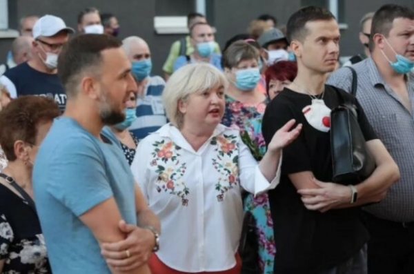 СМИ показали рейдерский захват КЭВРЗ: сотрудники бунтуют, отказываются возвращаться до прихода законного руководства СМИ показали рейдерский захват КЭВРЗ: сотрудники бунтуют, отказываются возвращаться до прихода законного руководства