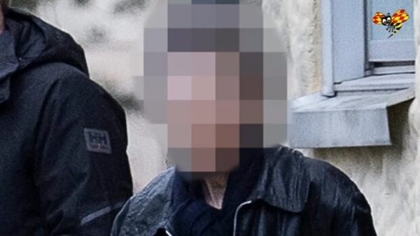 Мать 28 лет не выпускала сына из дому, хотела защитить: весь в язвах, без зубов, не может говорить Мать 28 лет не выпускала сына из дому, хотела защитить: весь в язвах, без зубов, не может говорить