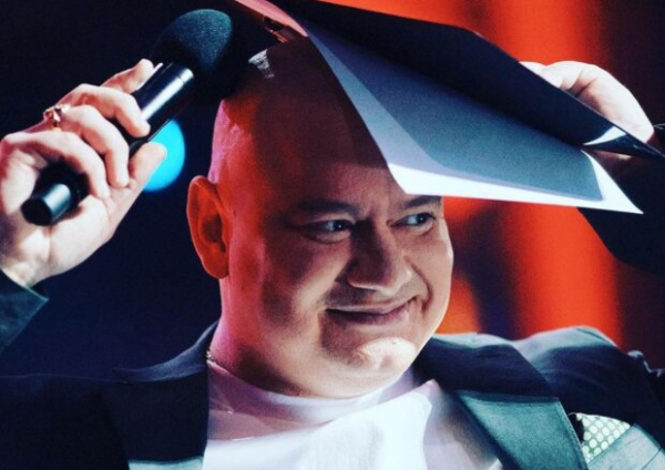 Евгений Кошевой появился на "Лиге смеха" с "оторванной" рукой: "Потап в восторге" Евгений Кошевой появился на "Лиге смеха" с "оторванной" рукой: "Потап в восторге"