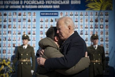 Своим визитом в Киев Байден дал четкий сигнал России и Китаю - дипломат
Своим визитом в Киев Байден дал четкий сигнал России и Китаю - дипломат