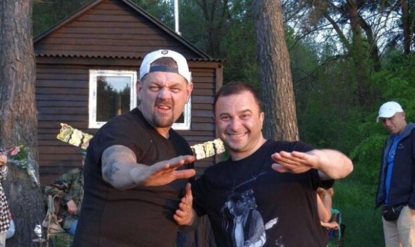Виктор Павлик устал от "наездов" бывшей на Репяхову и отдал ей нажитое имущество: "Я ушел и хотел этого" Виктор Павлик устал от "наездов" бывшей на Репяхову и отдал ей нажитое имущество: "Я ушел и хотел этого"