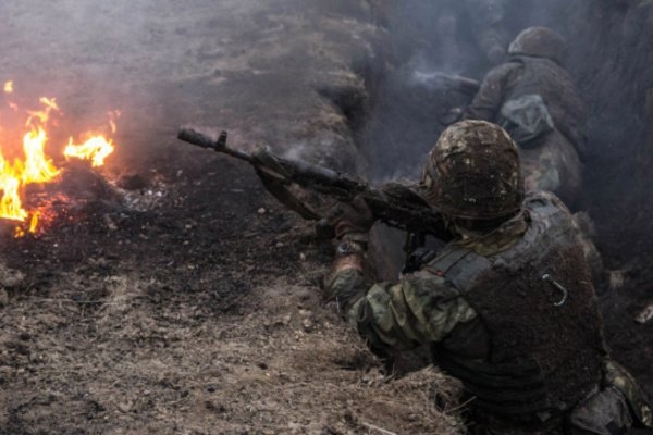 На Донбассе развязались кровавые бои: много убитых и раненых
На Донбассе развязались кровавые бои: много убитых и раненых