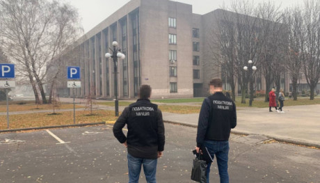 В горсовете Кривого Рога проходят обыски по делу о хищении на ремонте дорог