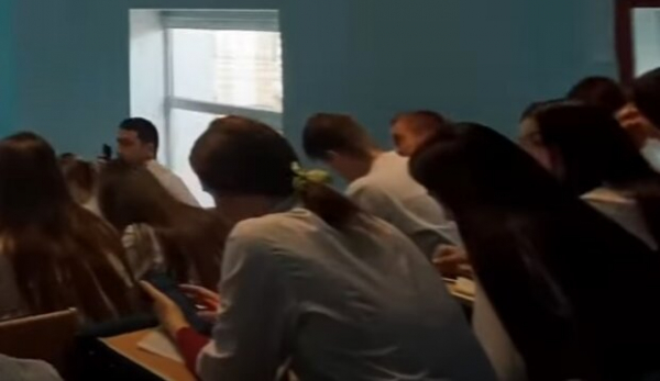 "Я пошутил, моих слов не слышали": скандальный ректор Зименковский оправдался за оскорбления студенток медунивера "Я пошутил, моих слов не слышали": скандальный ректор Зименковский оправдался за оскорбления студенток медунивера