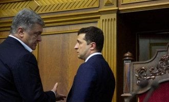 "Никто в политике": президент рассказал об отношении к Порошенко
"Никто в политике": президент рассказал об отношении к Порошенко