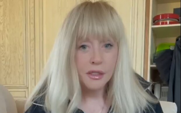 Дочь Максима Галкина взялась поучать Аллу Пугачеву: "Сама себе делаешь хуже" Дочь Максима Галкина взялась поучать Аллу Пугачеву: "Сама себе делаешь хуже"
