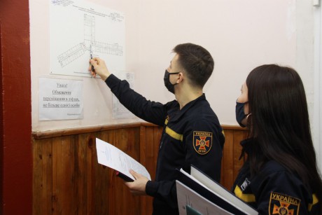 Винницкие спасатели обнаружили многочисленные нарушения в заведении для пожилых людей Винницкие спасатели обнаружили многочисленные нарушения в заведении для пожилых людей