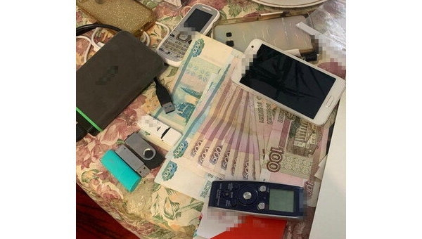 Агент влияния и подрывник нацбезопасности. СБУ в Херсоне схватила учительницу русского языка Агент влияния и подрывник нацбезопасности. СБУ в Херсоне схватила учительницу русского языка