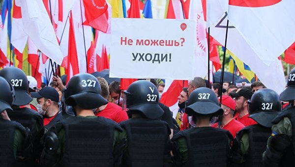 «Антимайдан» по версии Шария: как в Киеве «отбивали» улицу у националистов «Антимайдан» по версии Шария: как в Киеве «отбивали» улицу у националистов