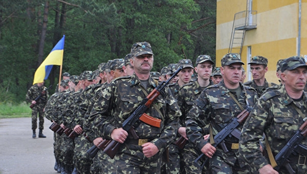 Армия «под Порошенко». Как и зачем Турчинов проводит учет ветеранов Армия «под Порошенко». Как и зачем Турчинов проводит учет ветеранов