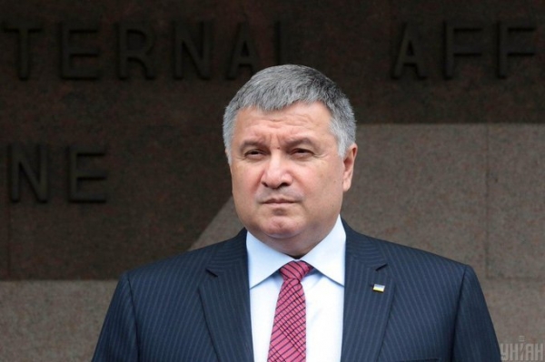 Аваков попросил выделить из Covid-фонда еще 1,9 млрд грн на доплаты полицейским
Аваков попросил выделить из Covid-фонда еще 1,9 млрд грн на доплаты полицейским