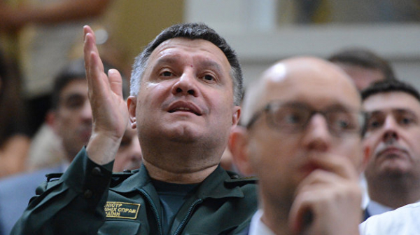 Аваков спрогнозировал объединение Порошенко, Яценюка и Тимошенко Аваков спрогнозировал объединение Порошенко, Яценюка и Тимошенко