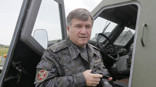Аваков вернулся. Экс-министр объявил войну Зеленскому и готов организовать госпереворот Аваков вернулся. Экс-министр объявил войну Зеленскому и готов организовать госпереворот
