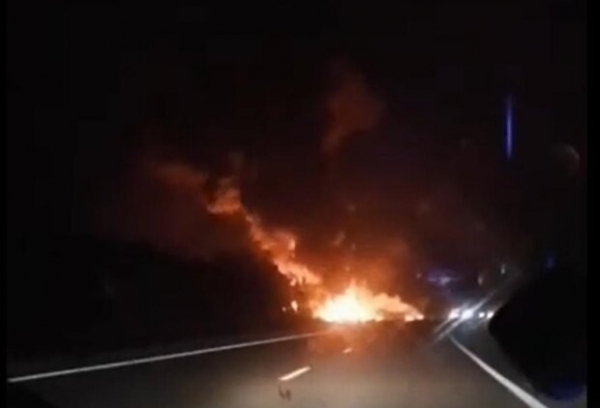 Под Харьковом упал самолет: все в огне, слышны взрывы